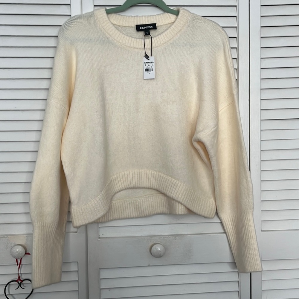 Express off white sweater M